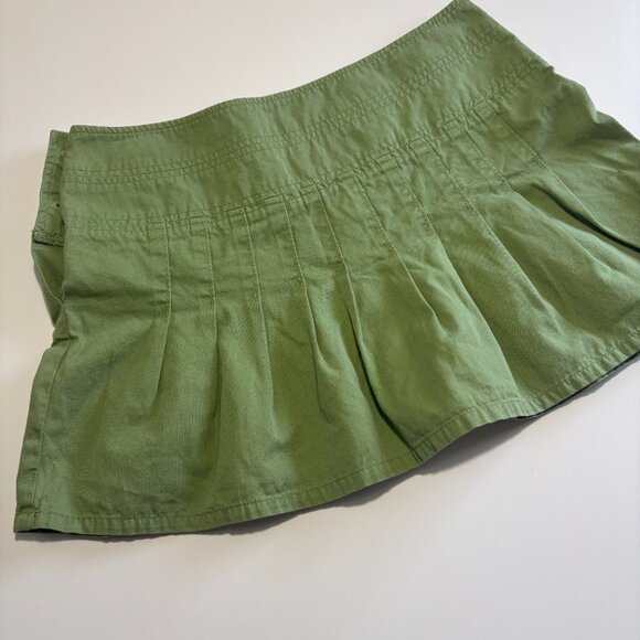 Y2K SAGE GREEN MINI SKIRT // 🐍 - Picture 5 of 6